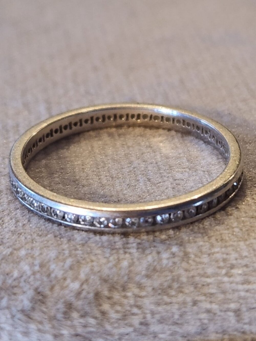 10k Diamond Eternity Wedding Anniversary Band - stacking ring in white gold - Picture 2 of 4
